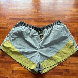 Lululemon Athletica “Evergreen Hi Rise” Yellow-Green and Gray Shorts